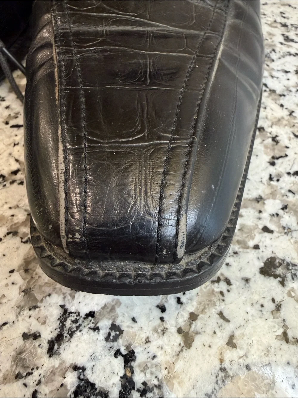 Men's Black Croc-Embossed Lace-Up Derby Shoes